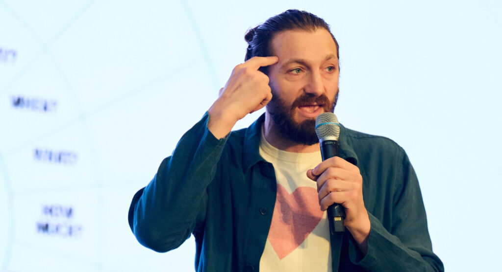Lessons From the Front Lines of Ecommerce Growth with Ezra Firestone